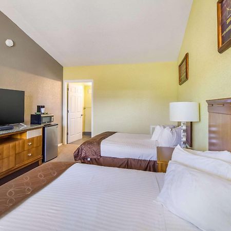 Rodeway Inn Каспър Екстериор снимка