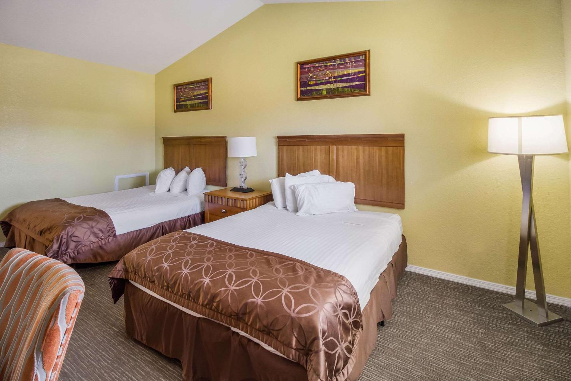 Rodeway Inn Каспър Екстериор снимка