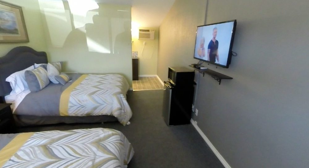 Rodeway Inn Каспър Екстериор снимка