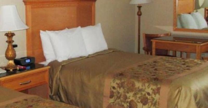 Rodeway Inn Каспър Екстериор снимка